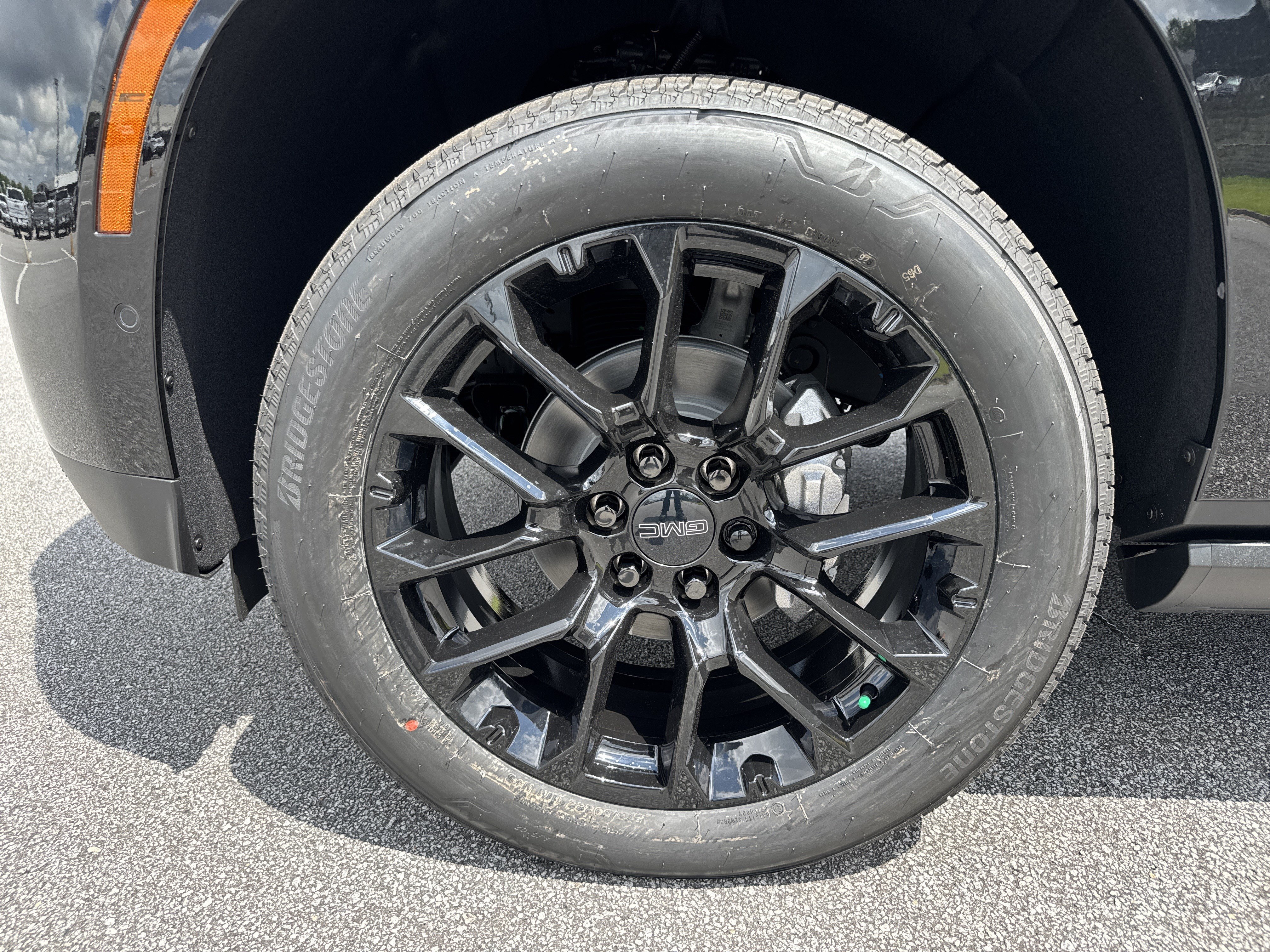 New 2026 GMC Yukon XL Denali w/ Denali Reserve Package AWD/4WD image 13