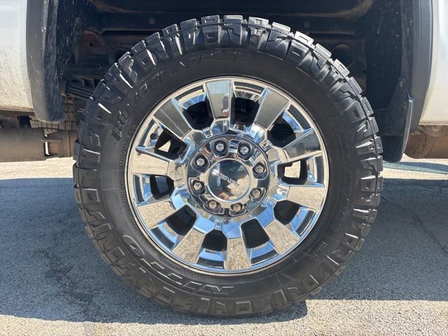 Used 2017 GMC Sierra 2500 Denali w/ Duramax Plus Package AWD/4WD image 19