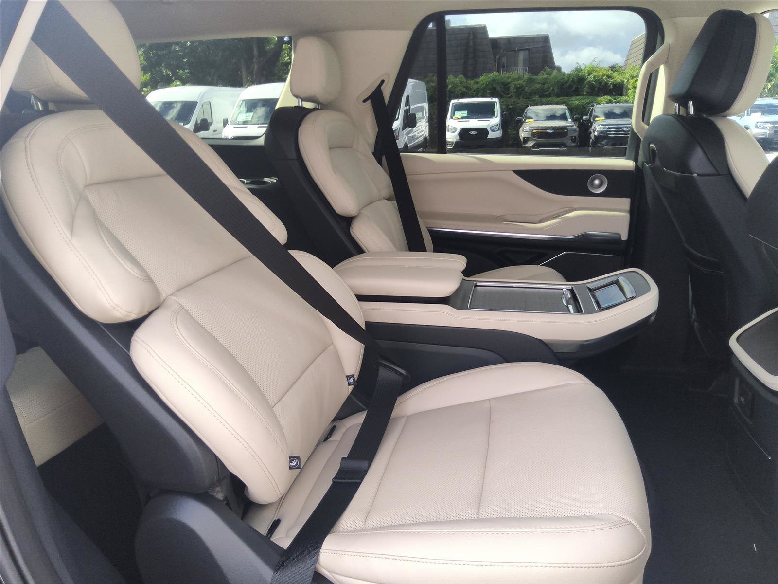 New 2027 Lincoln Navigator Reserve AWD/4WD image 33
