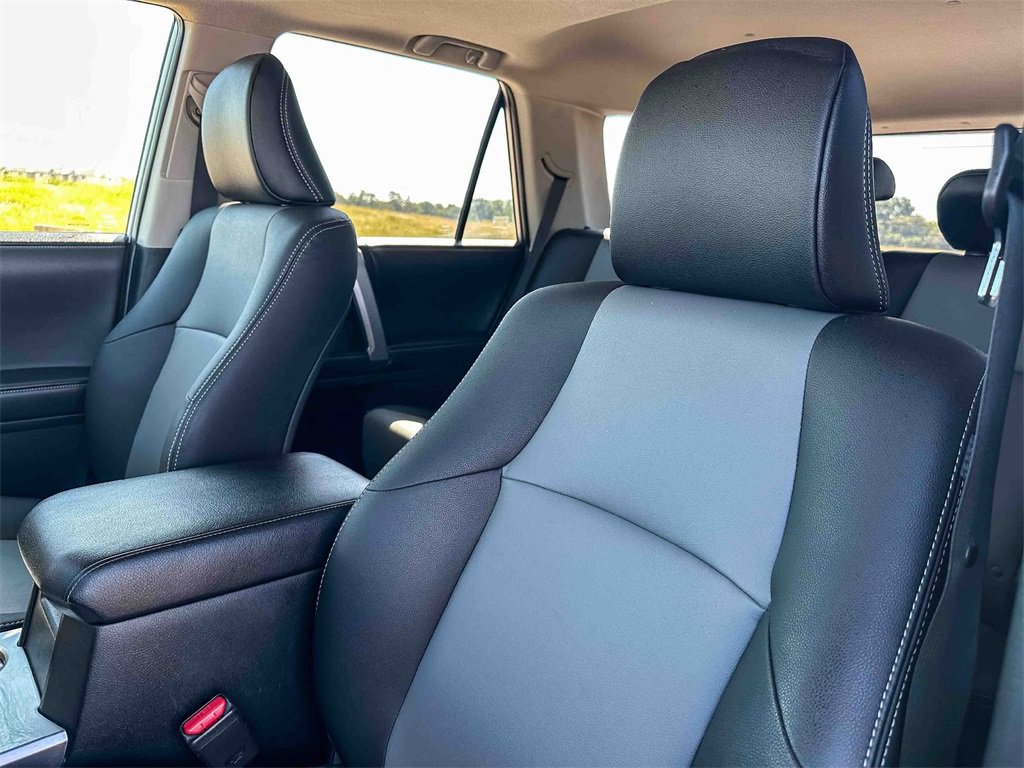 Used 2018 Toyota 4Runner SR5 Premium image 14