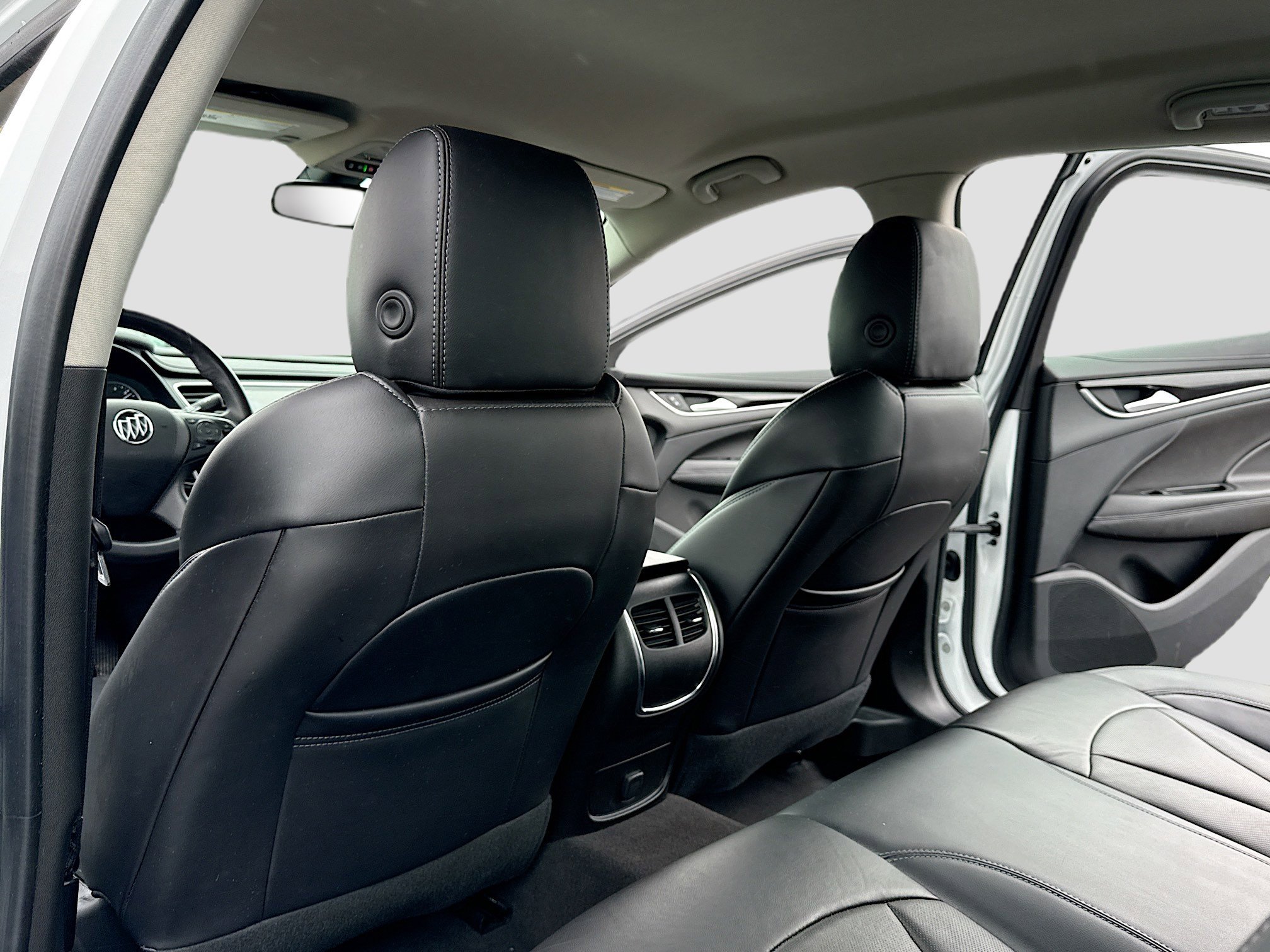 Used 2019 Buick LaCrosse Essence image 6