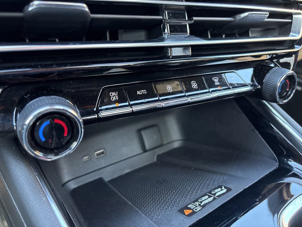 Used 2024 Chevrolet Traverse RS image 34