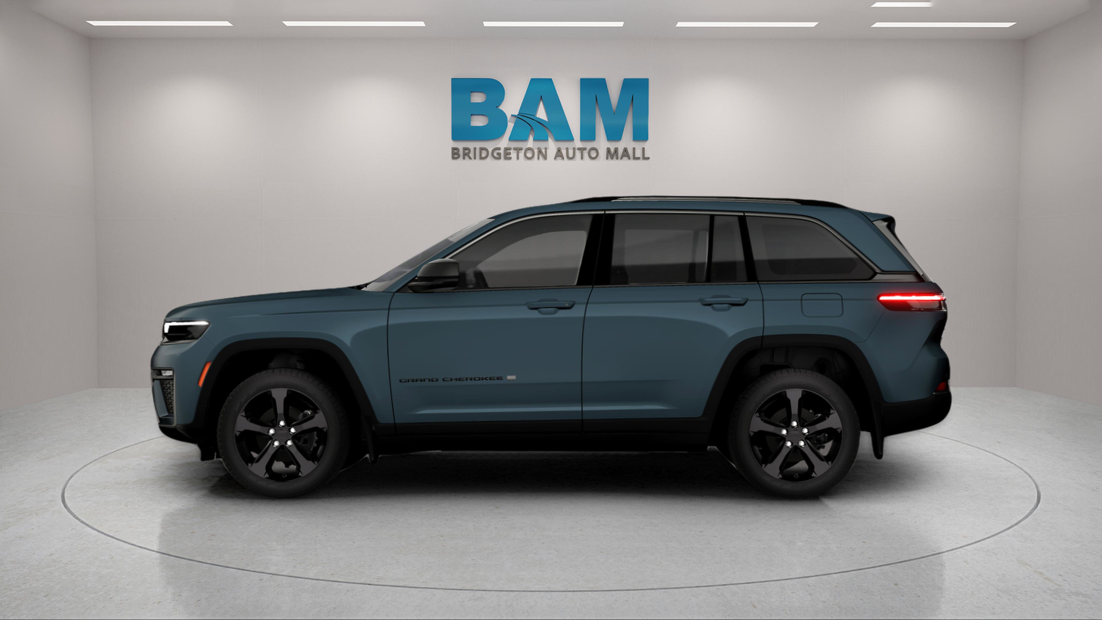 New 2026 Jeep Grand Cherokee Limited w/ Limited Altitude Package AWD/4WD image 12