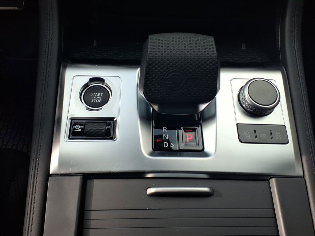 New 2026 Jaguar F-PACE SVR image 13