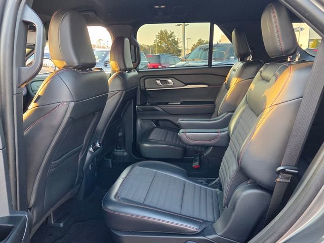 Used 2025 Ford Explorer ST-Line image 13