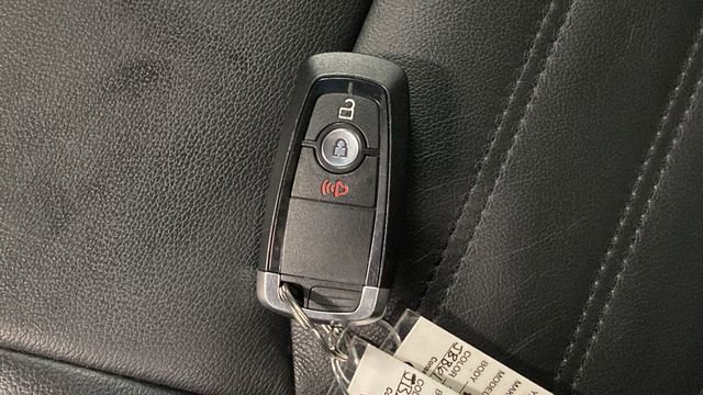 Used 2018 Ford Edge SEL w/ Equipment Group 201A image 39