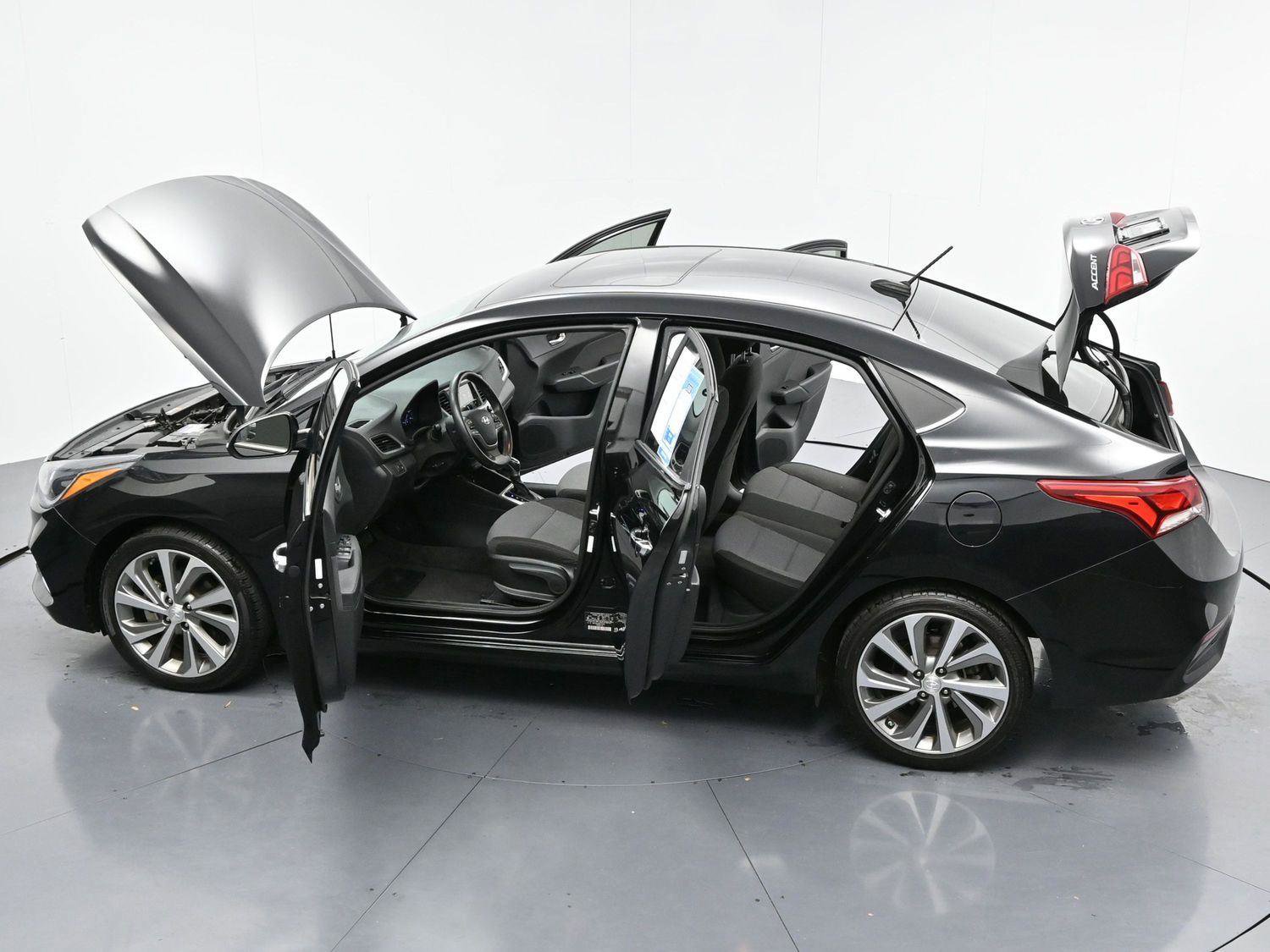 Used 2021 Hyundai Accent Limited image 41