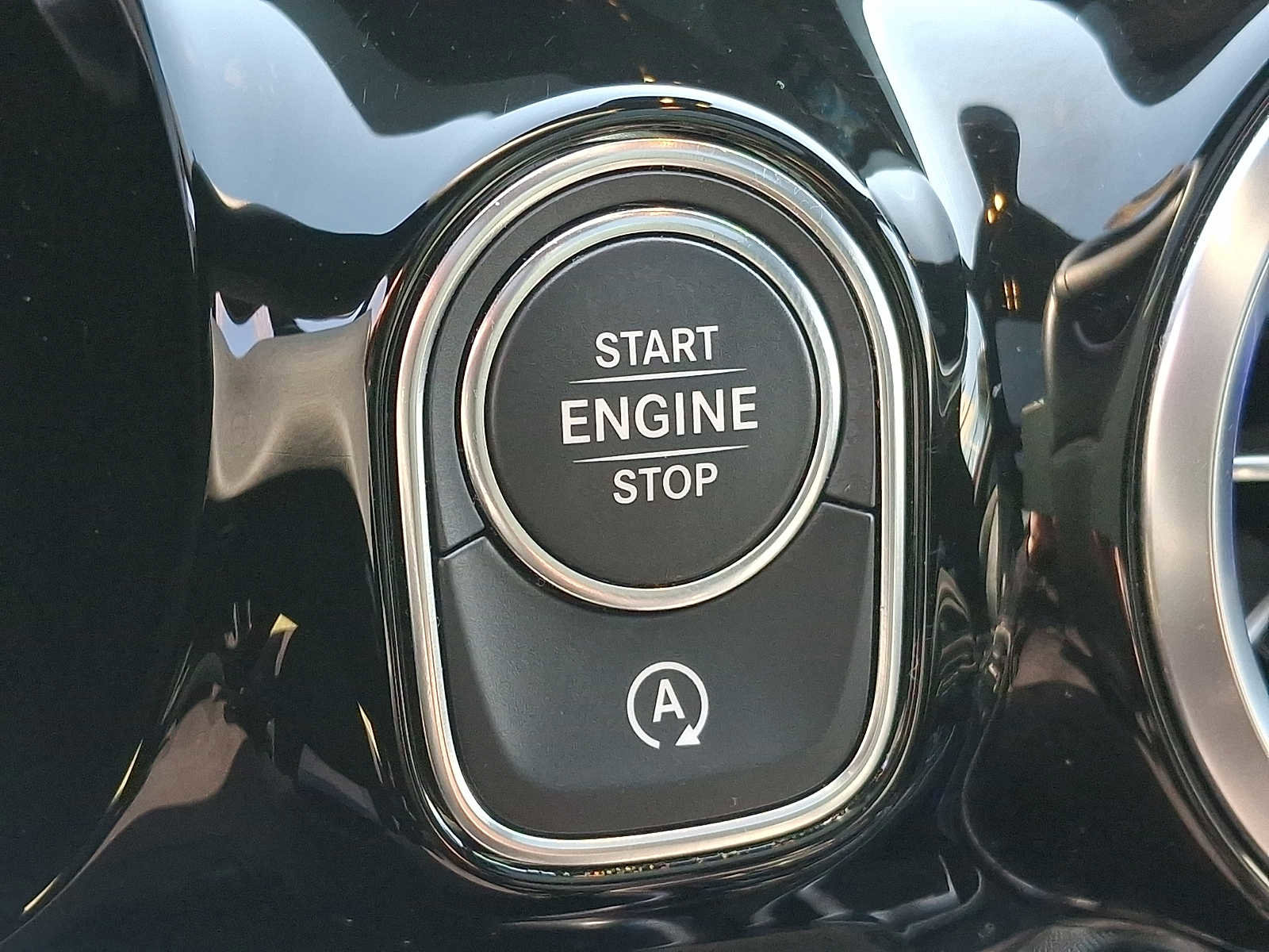 Certified 2022 Mercedes-Benz GLA 250 4MATIC image 19