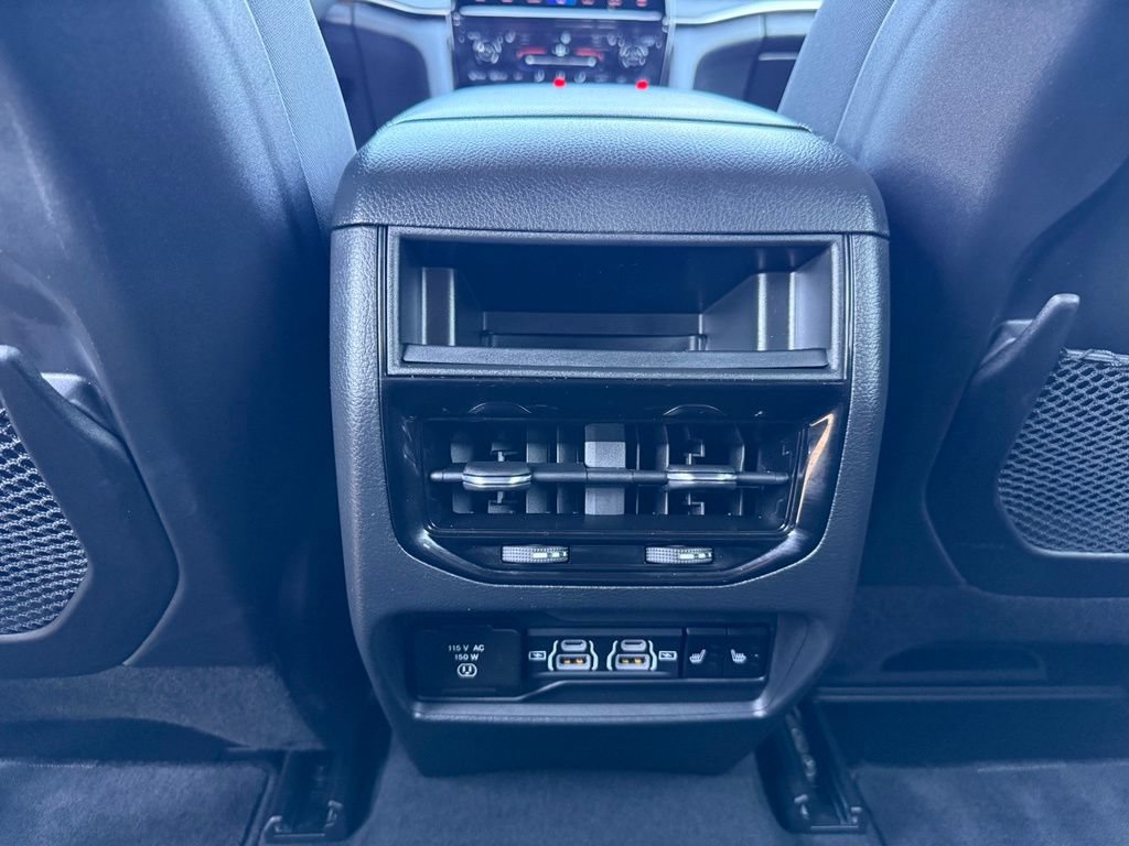Used 2025 Jeep Grand Cherokee Limited RWD image 32