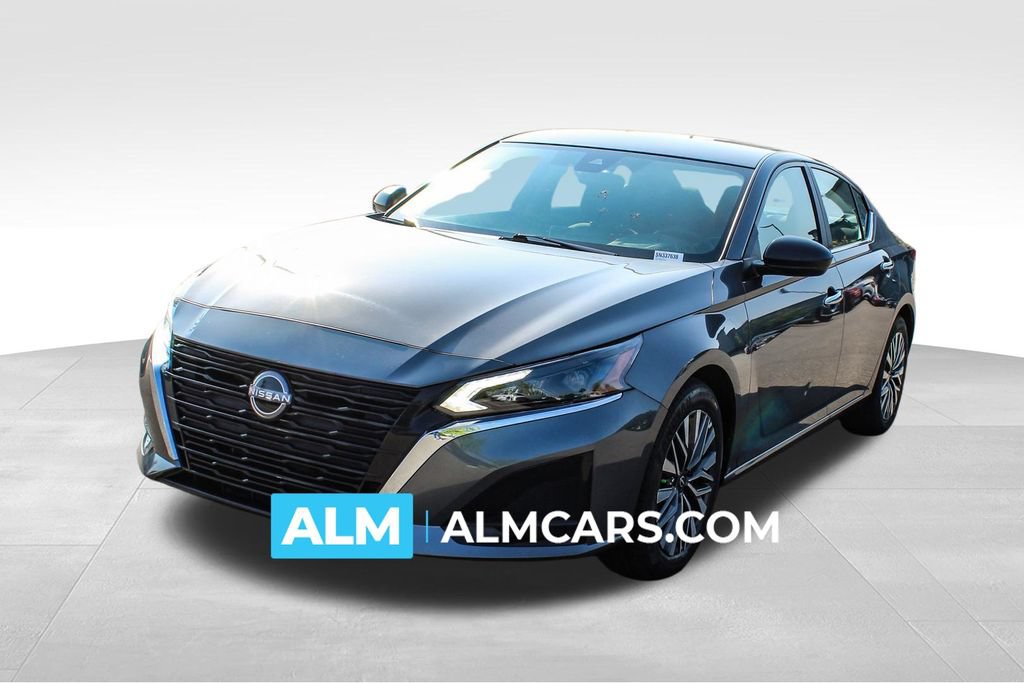 Used 2025 Nissan Altima 2.5 SV FWD image 1