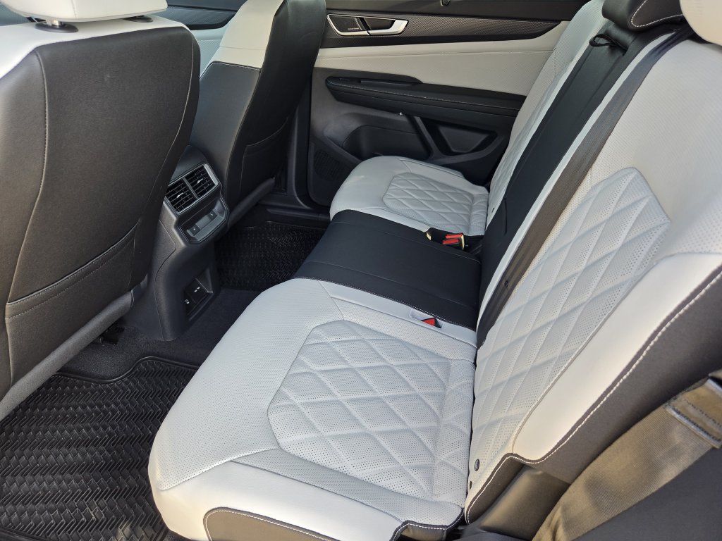 New 2026 Volkswagen Atlas Cross Sport SEL Premium R-Line AWD/4WD image 24
