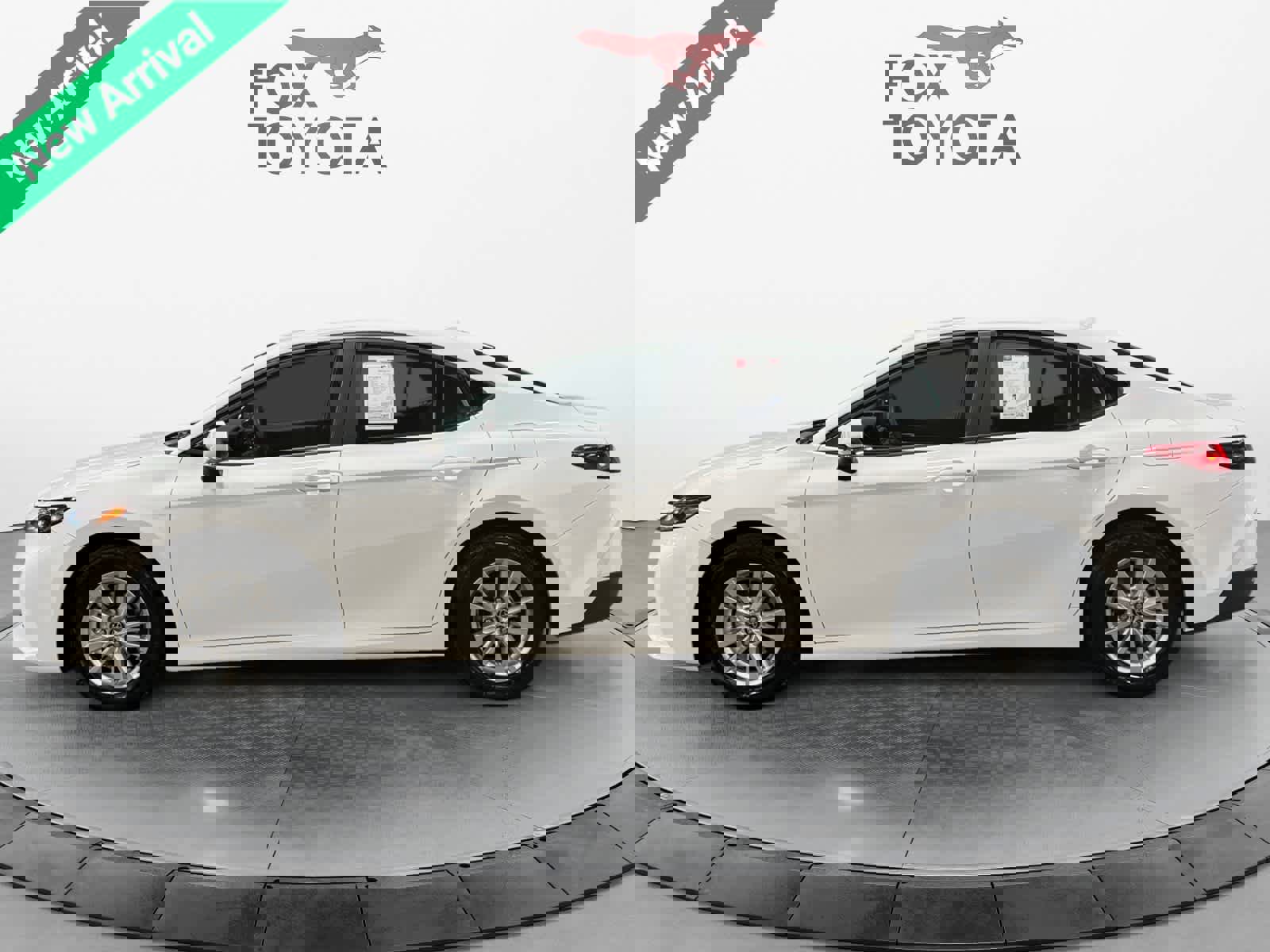 Used 2025 Toyota Camry LE image 2