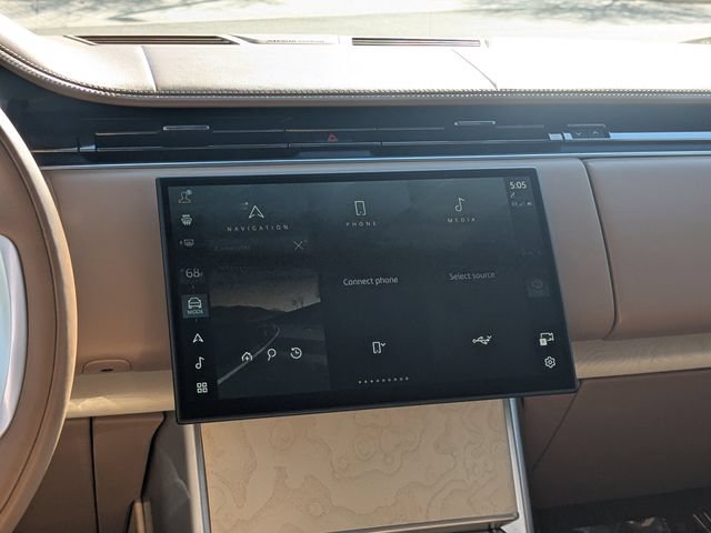 Certified 2025 Land Rover Range Rover SV AWD/4WD image 18