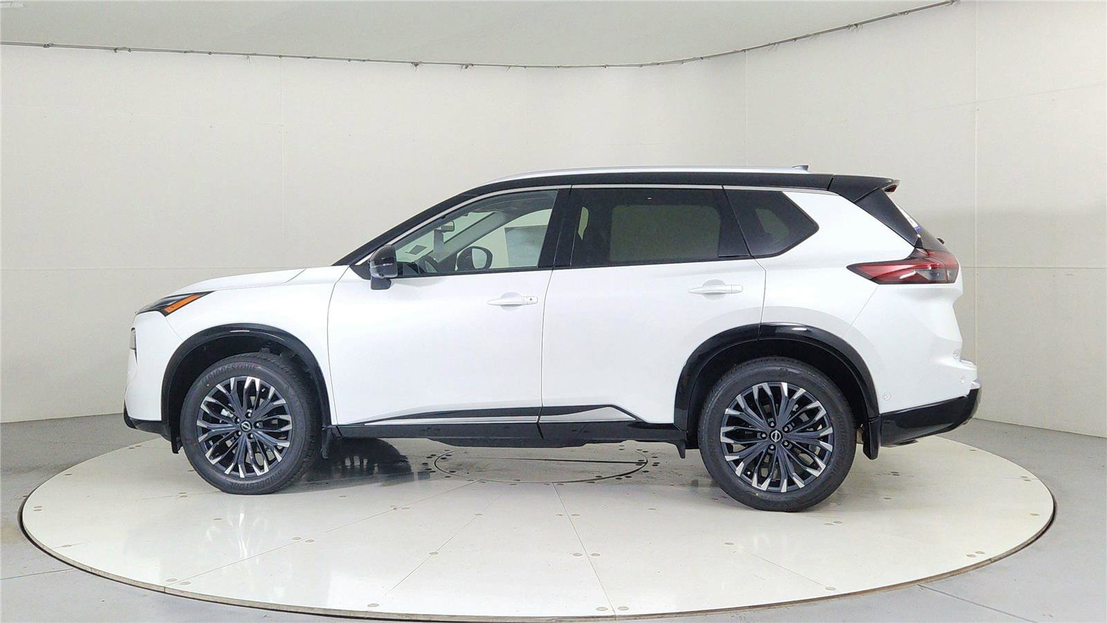 New 2026 Nissan Rogue Platinum w/ Platinum Premium Package image 4