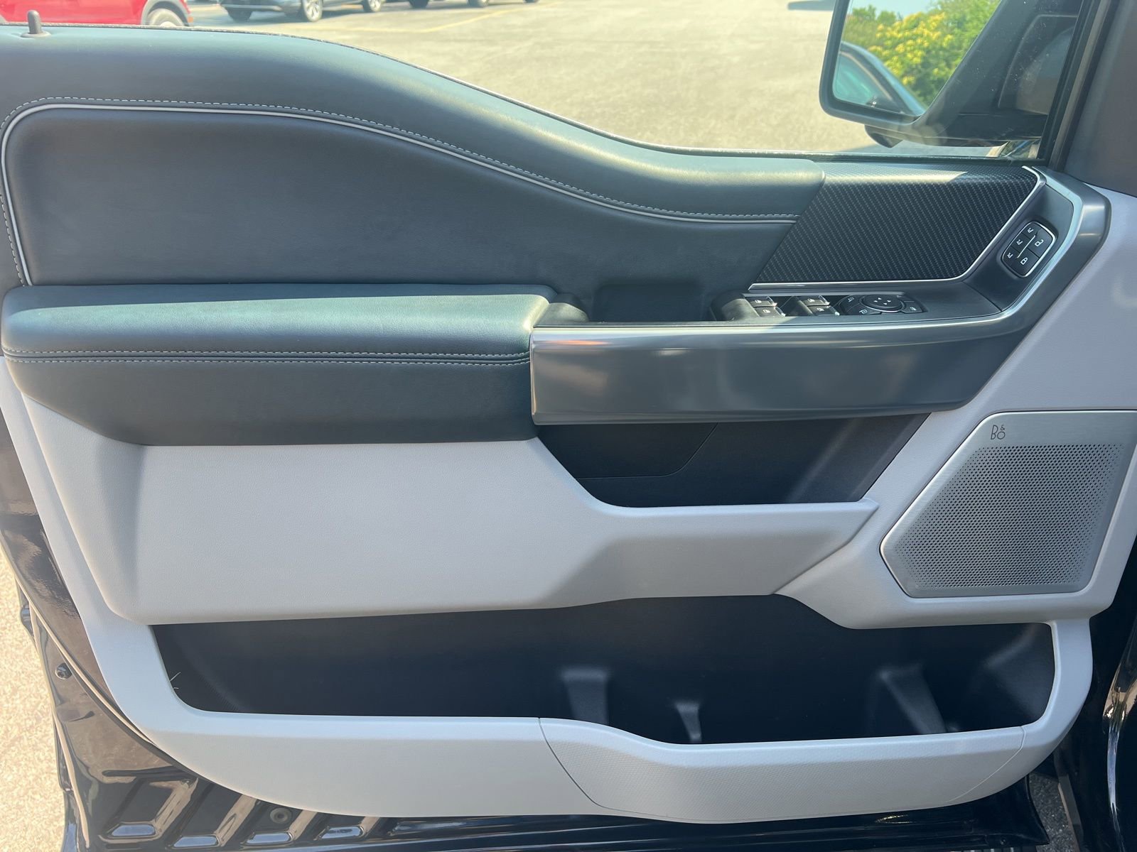 Used 2022 Ford F150 Limited image 16