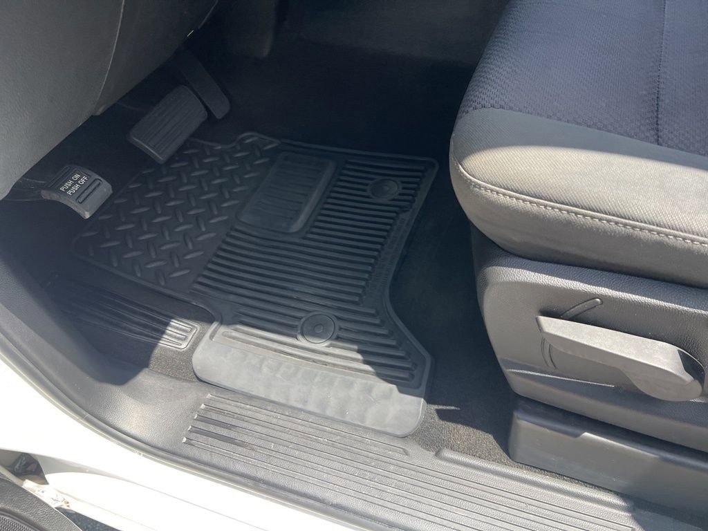 Used 2018 Chevrolet Silverado 1500 LT image 34