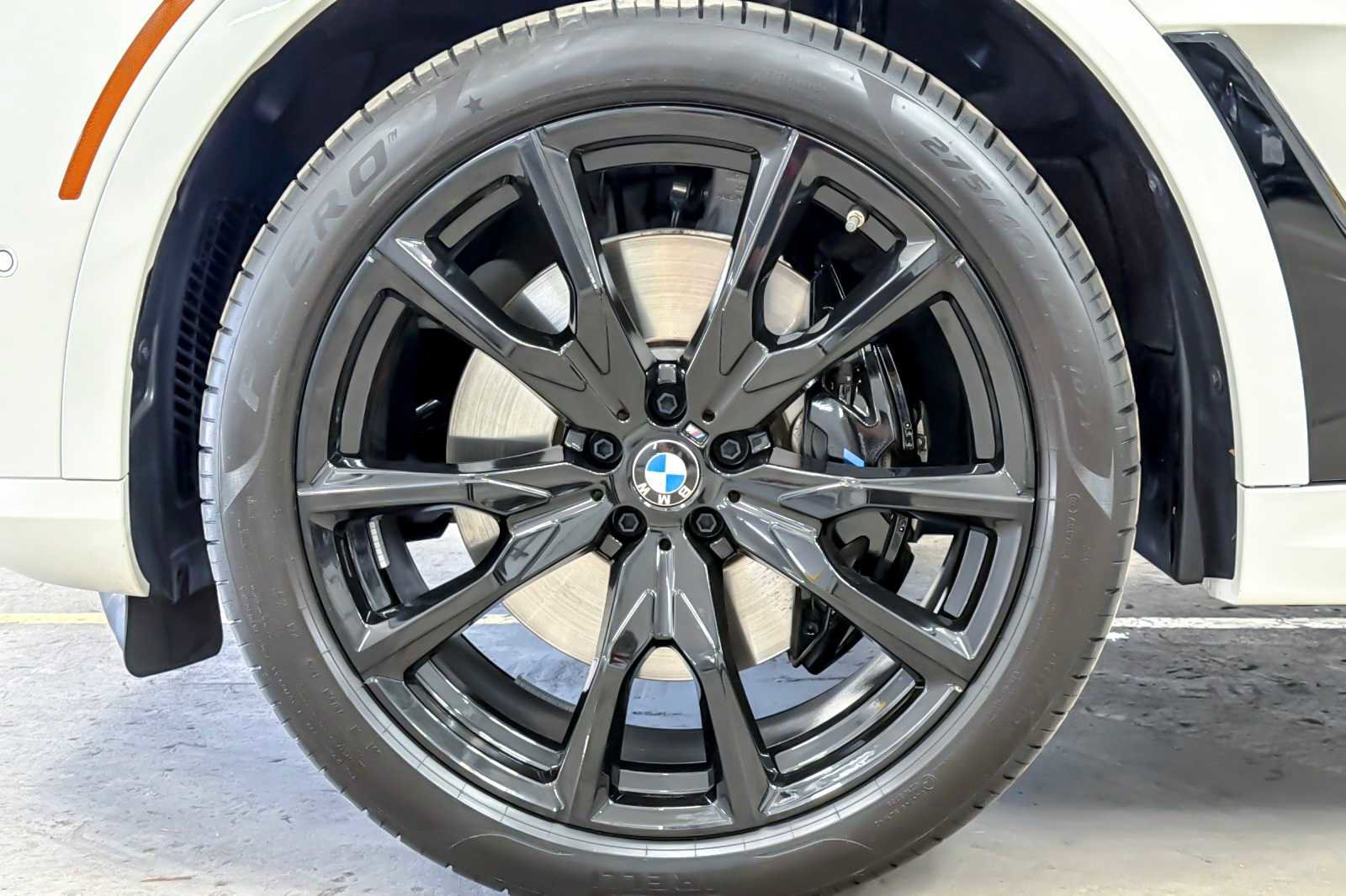 Used 2026 BMW X7 xDrive40i w/ M Sport Package image 27