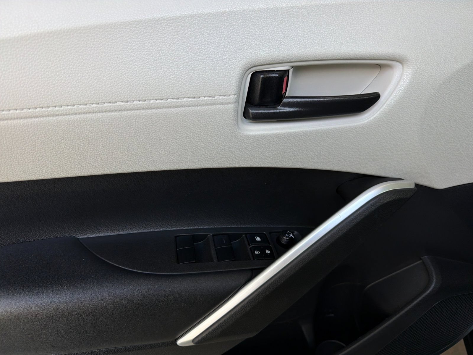 Used 2022 Toyota Corolla Cross L FWD image 10