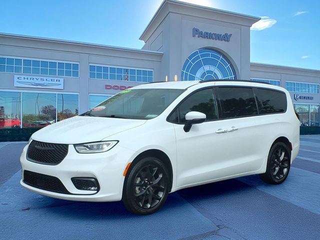 Certified 2023 Chrysler Pacifica Touring-L w/ S Appearance Package