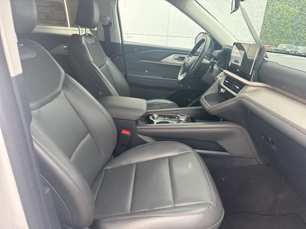 Used 2026 Ford Explorer Active w/ Active Comfort Package RWD image 29