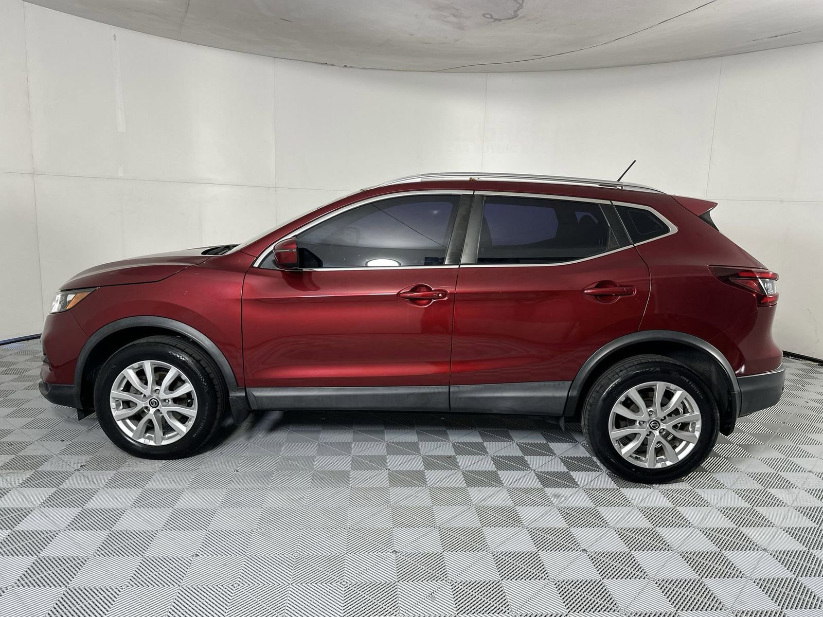 Used 2020 Nissan Rogue Sport SV FWD image 5