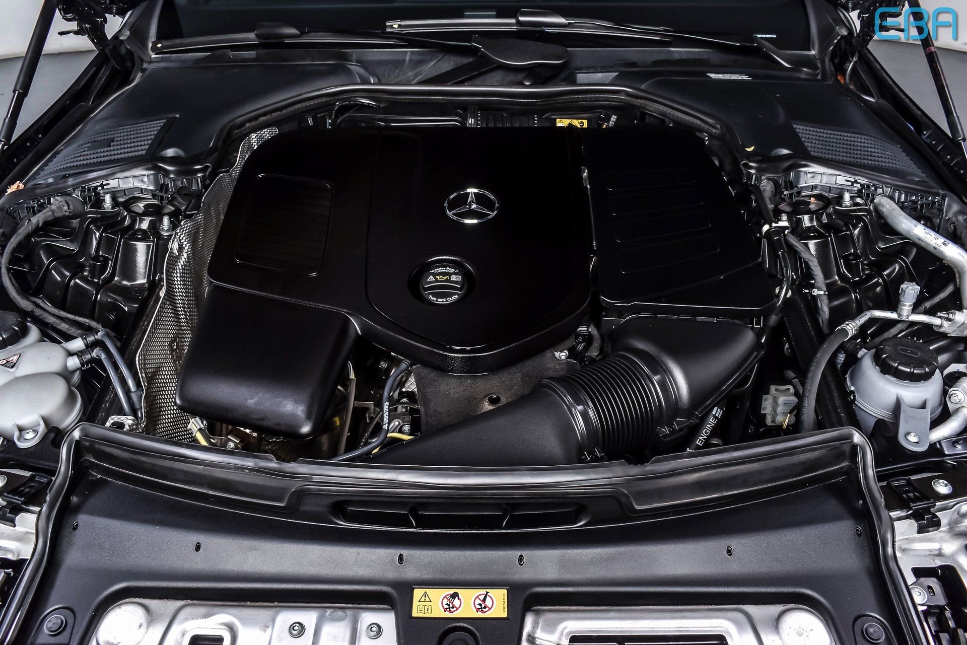 Used 2025 Mercedes-Benz C 300 4MATIC Sedan image 12