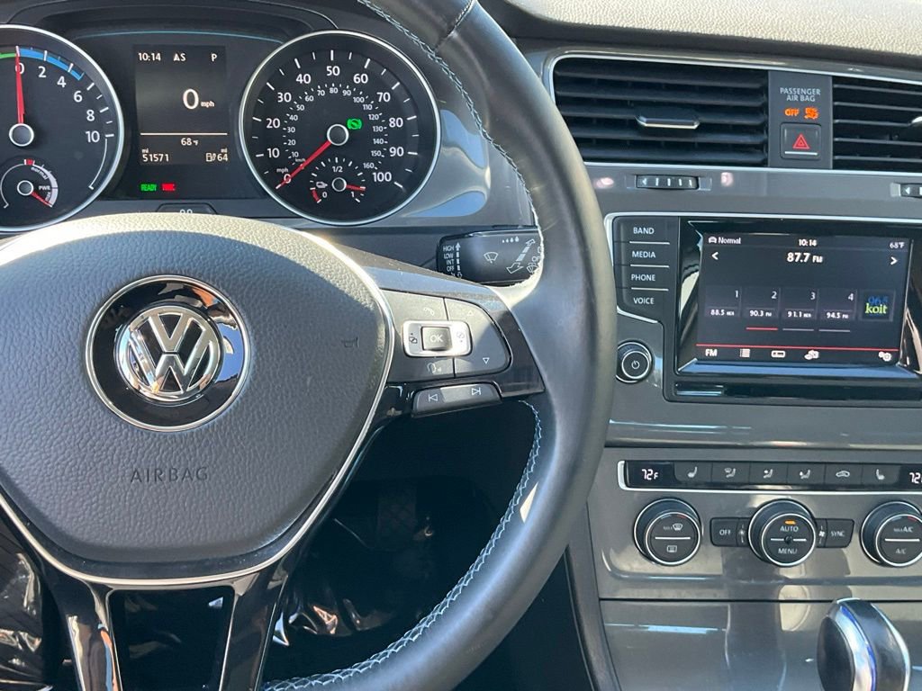 Used 2015 Volkswagen e-Golf SEL Premium image 37