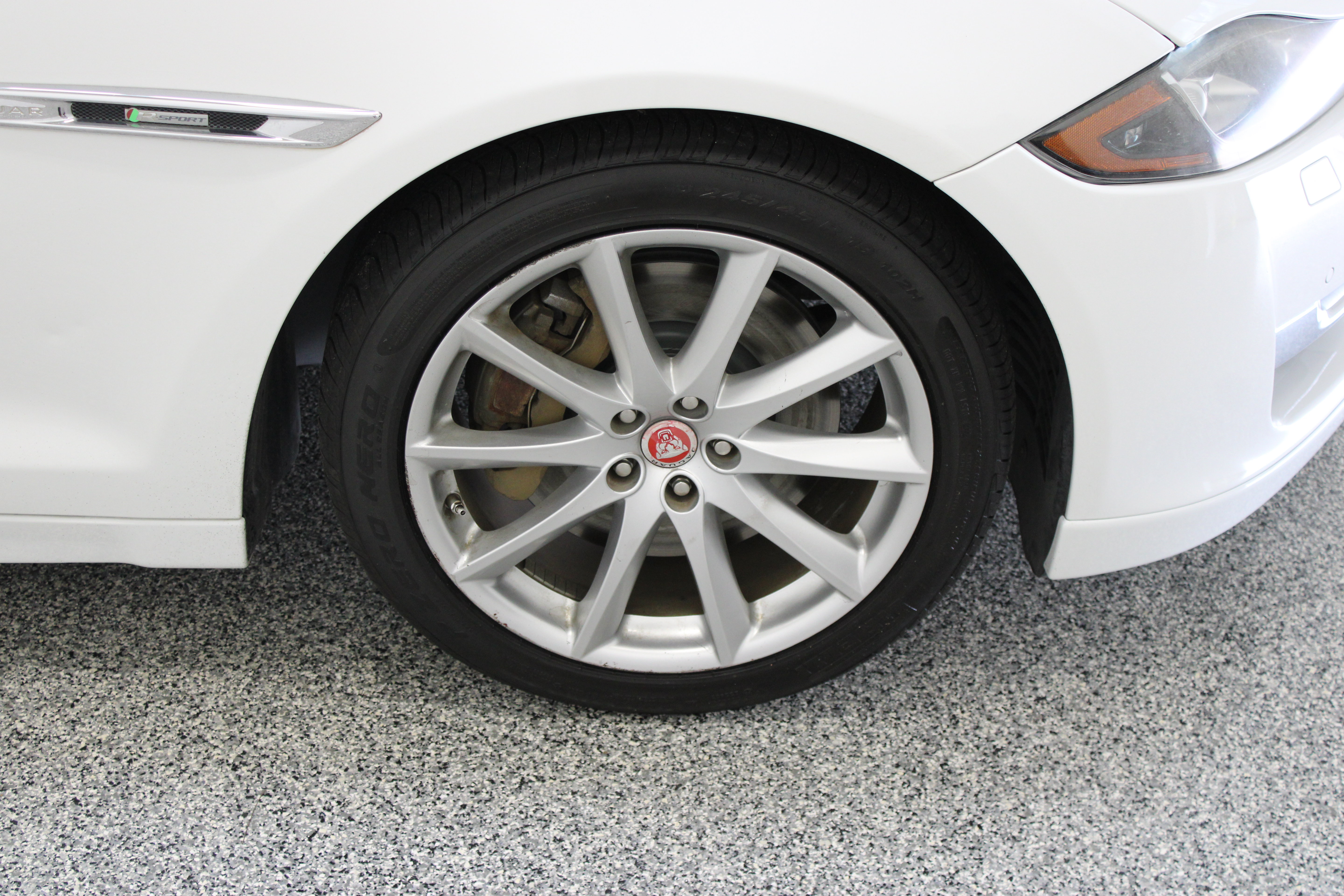 Used 2016 Jaguar XJ R-Sport RWD image 5