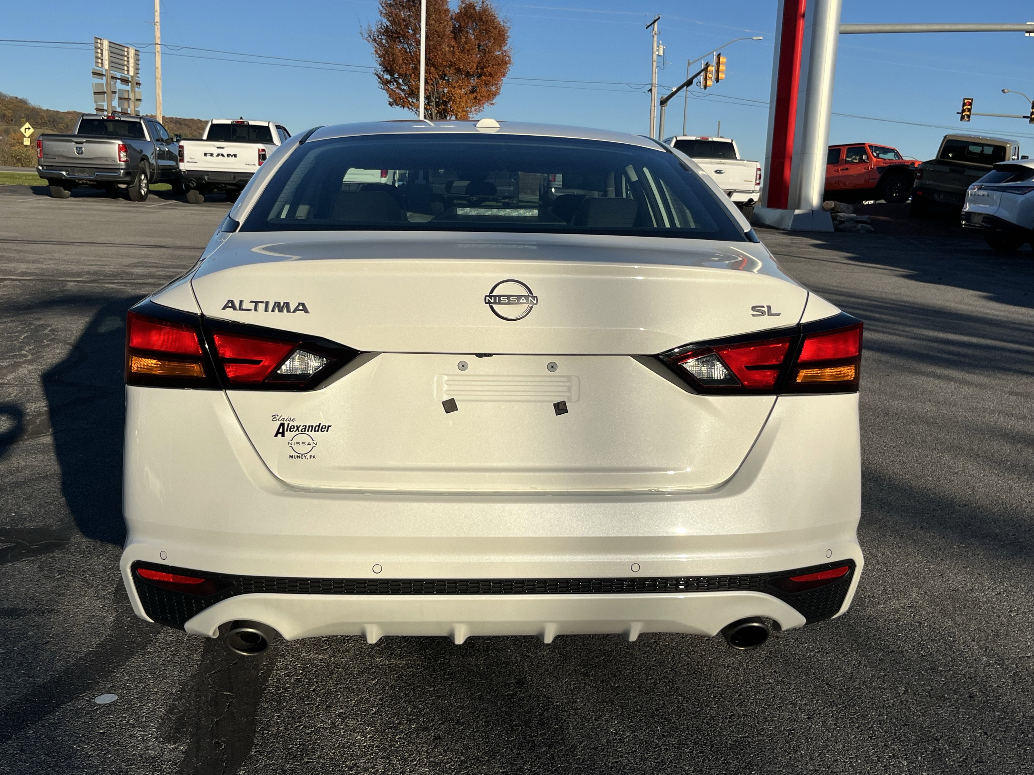 Used 2024 Nissan Altima 2.5 SL video 4