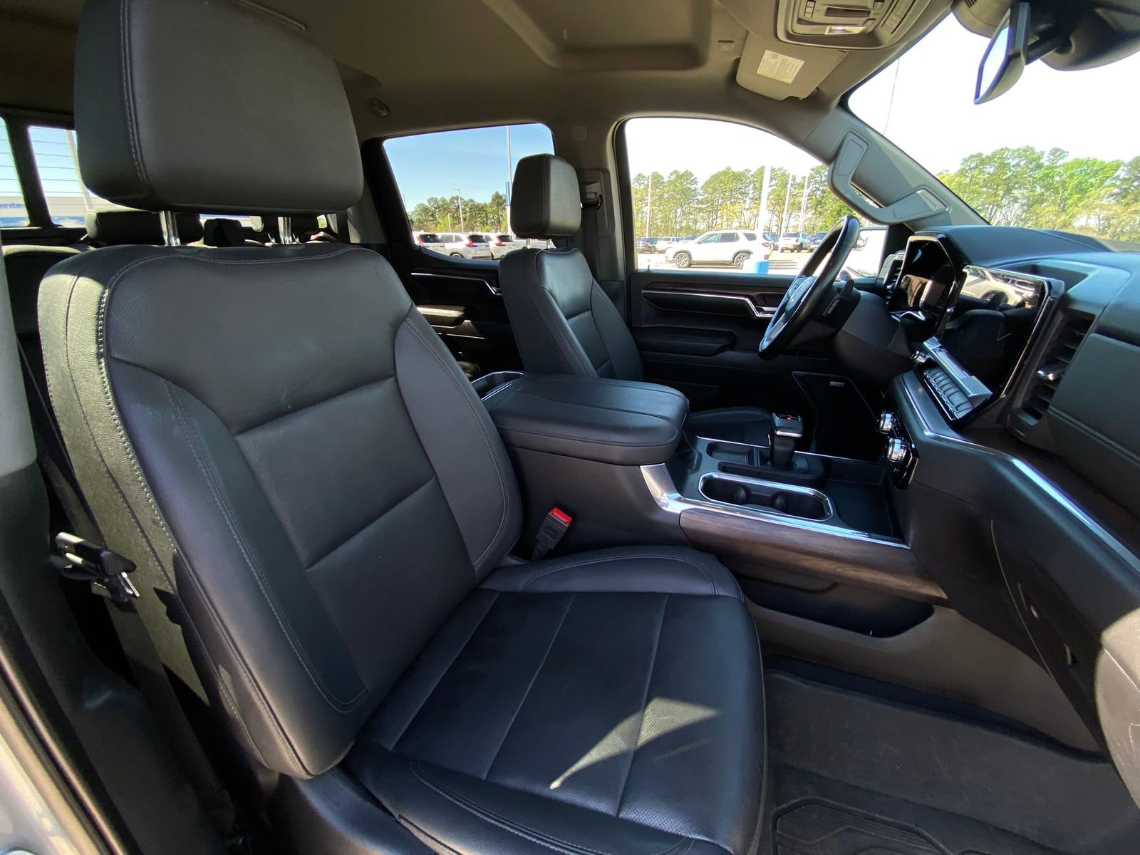 Used 2023 GMC Sierra 1500 SLT AWD/4WD image 16
