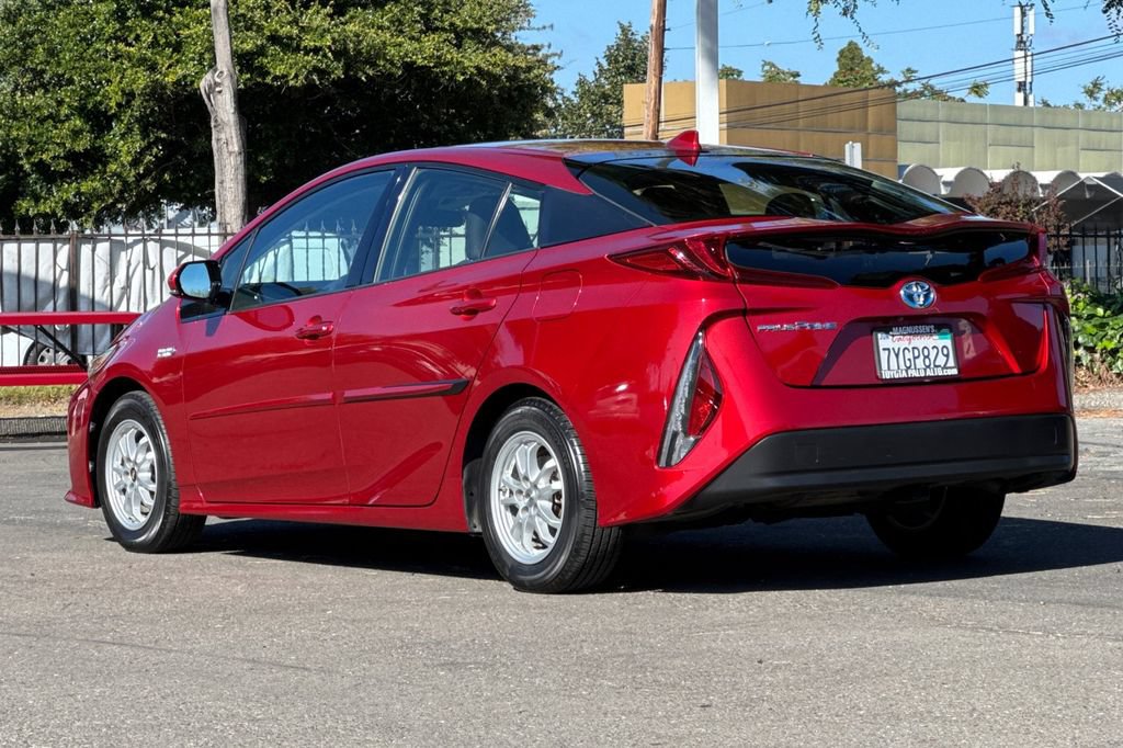 Used 2017 Toyota Prius Prime Plus FWD image 5