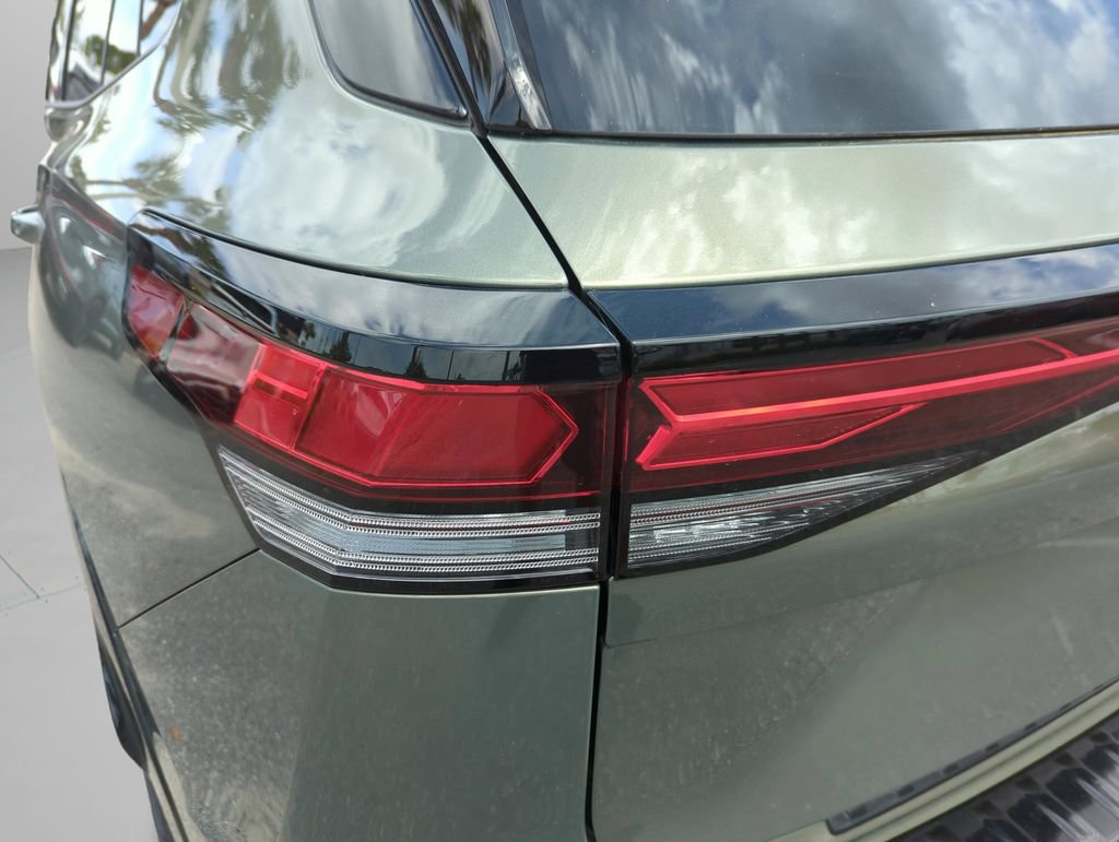 New 2026 Volkswagen Tiguan SE R-Line FWD image 45