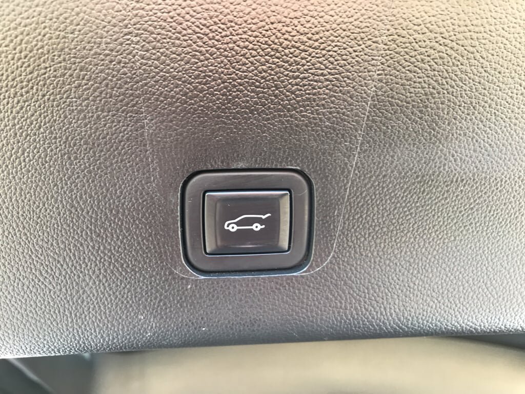 Used 2020 Chevrolet Traverse Premier AWD/4WD image 28