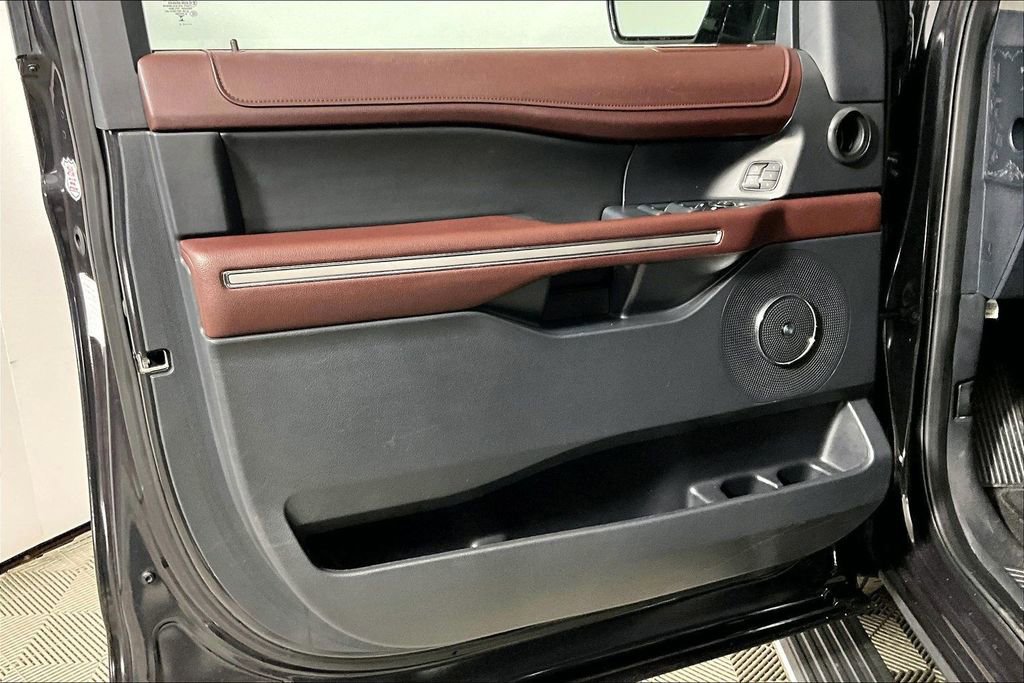 Certified 2024 Ford Expedition Limited image 18