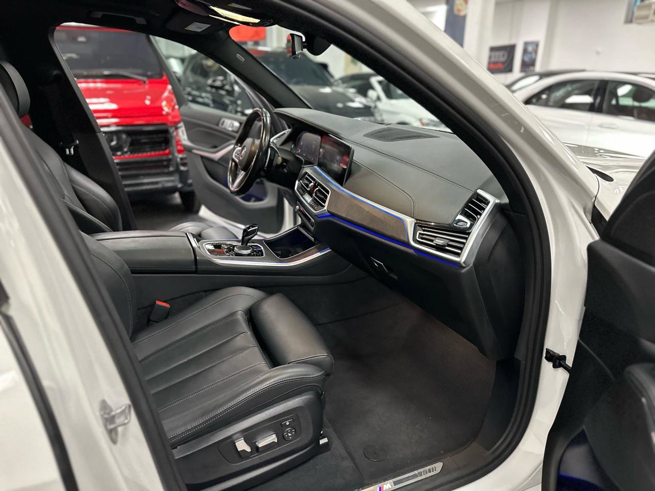 Used 2022 BMW X5 xDrive40i w/ M Sport Package AWD/4WD image 31