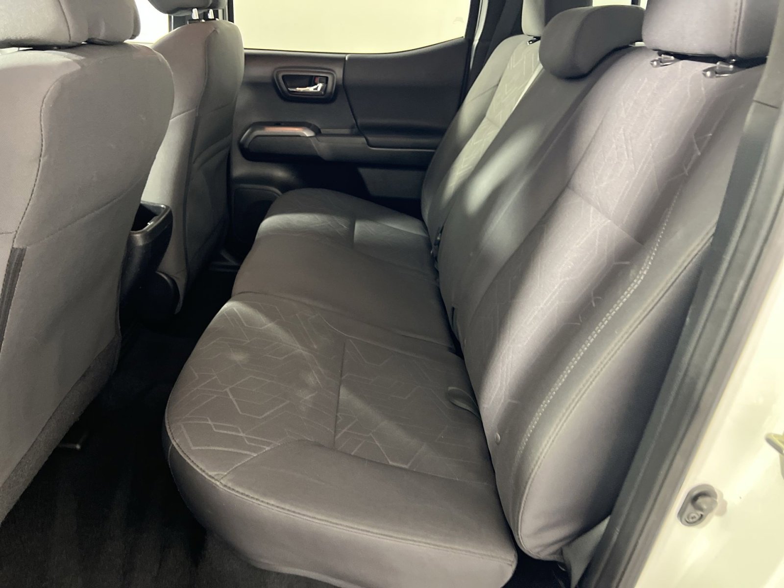 Used 2016 Toyota Tacoma TRD Sport w/ Towing Package image 25