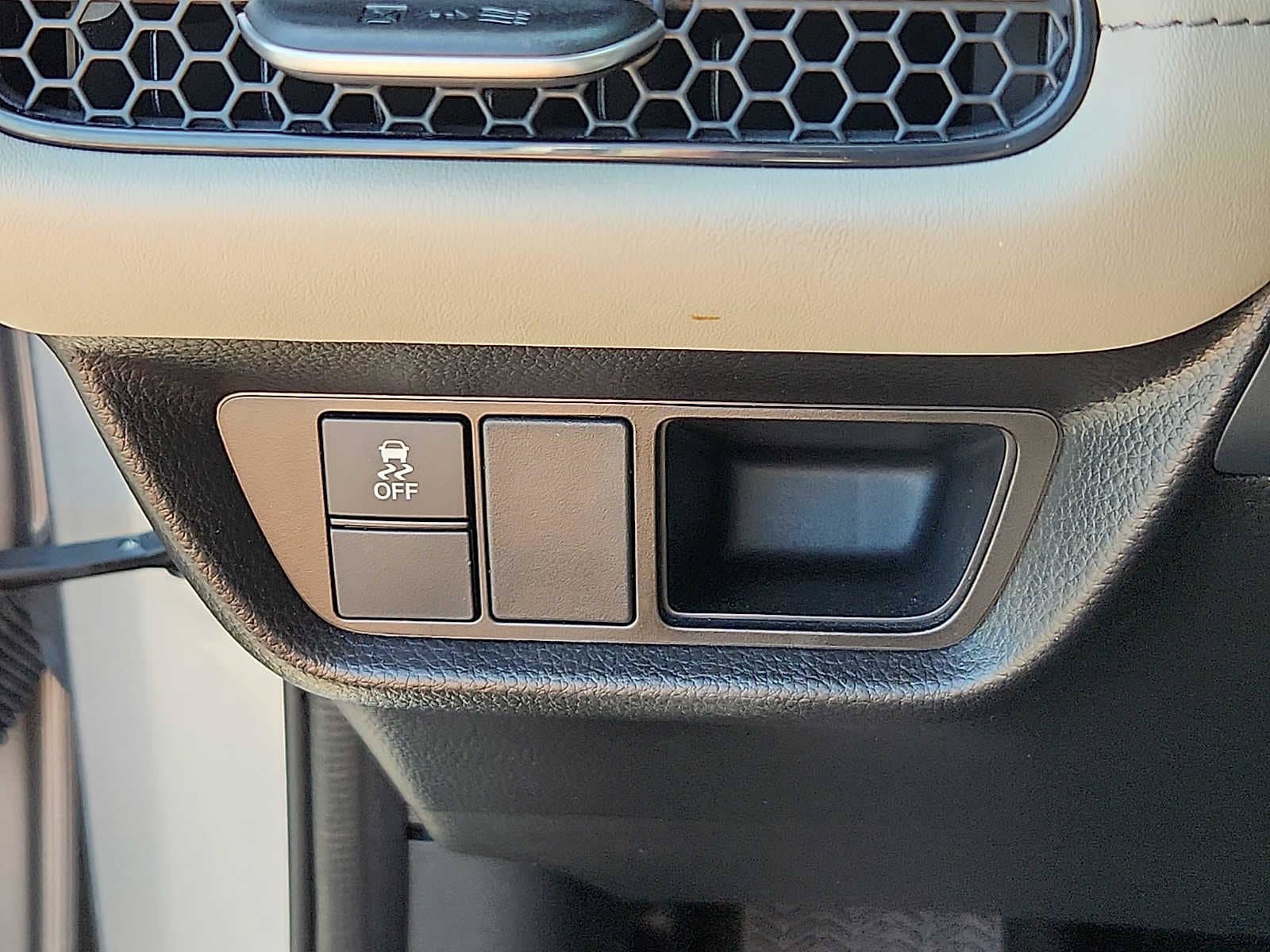 Used 2025 Honda HR-V EX-L image 26