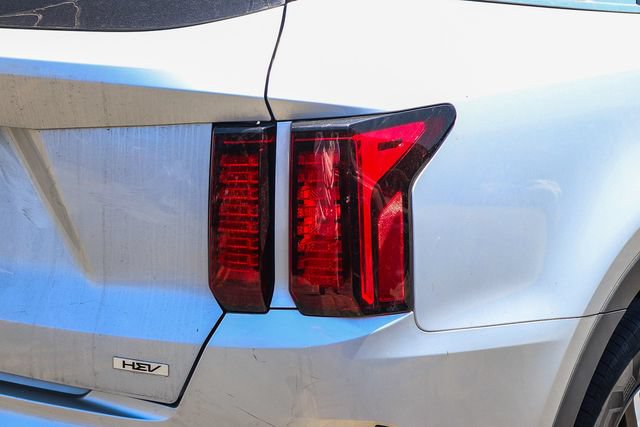 Certified 2023 Kia Sorento EX FWD image 9