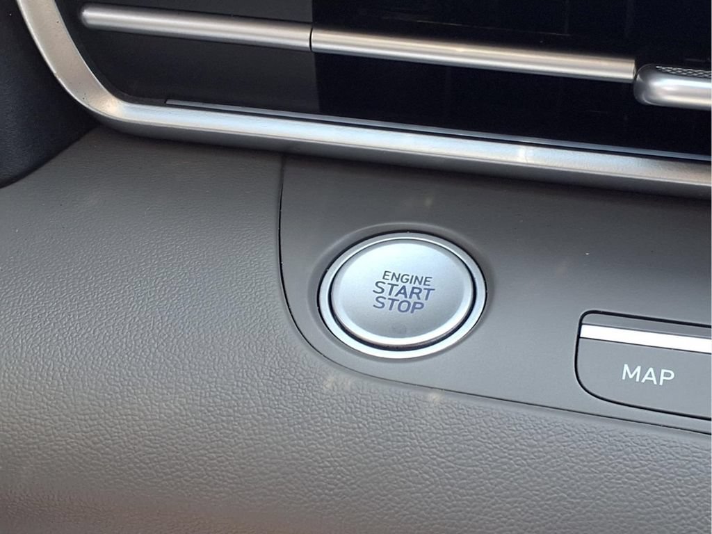 Used 2024 Hyundai Elantra SEL w/ Convenience Package FWD image 11