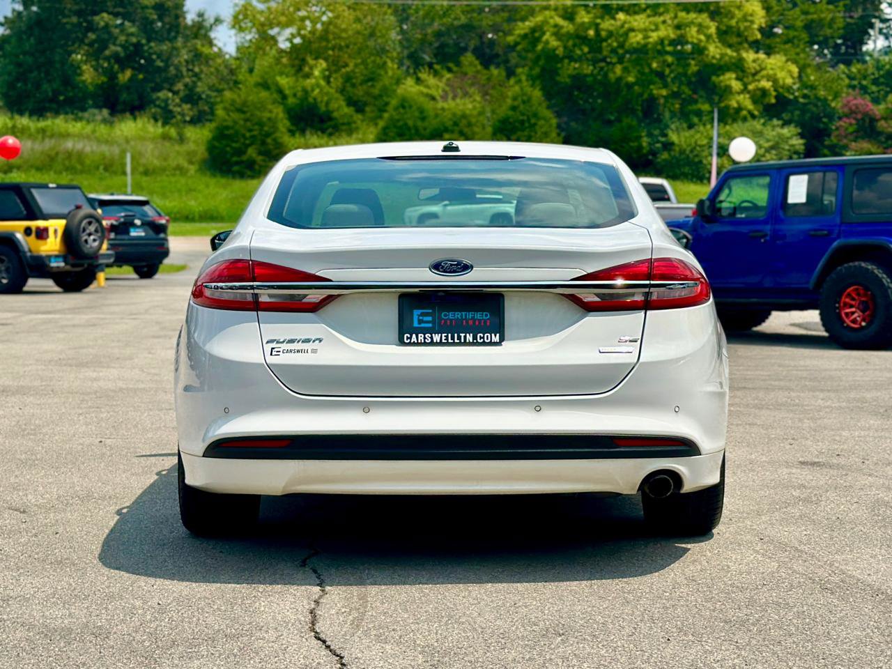 Used 2017 Ford Fusion SE w/ Fusion SE Technology Package FWD image 6