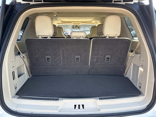 Used 2019 Lincoln Navigator Reserve image 12