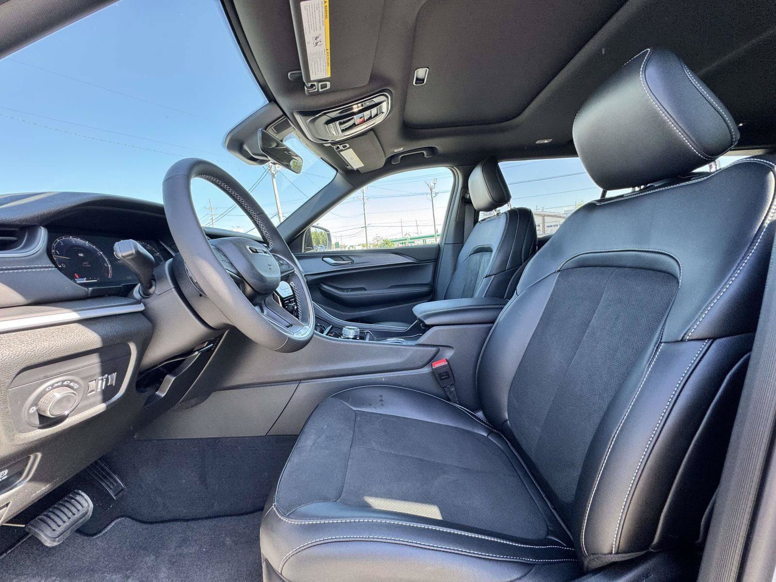 New 2025 Jeep Grand Cherokee L Altitude AWD/4WD image 19