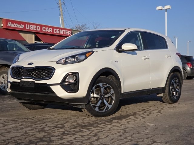 Used 2022 Kia Sportage LX image 2
