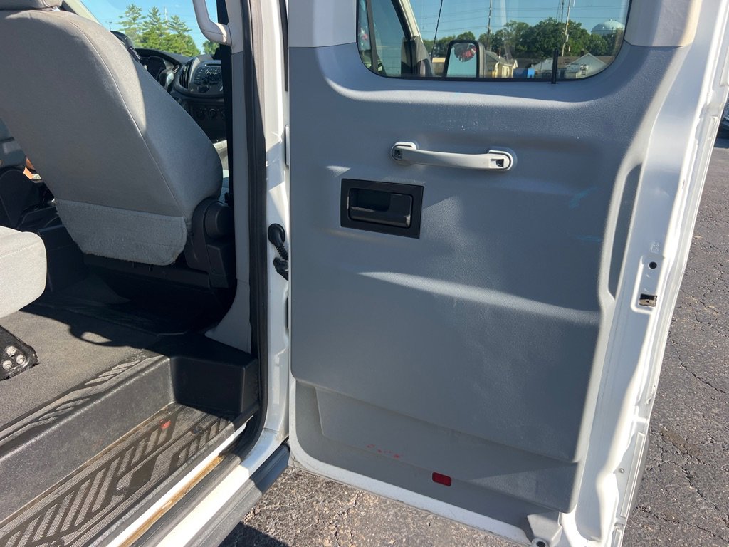 Used 2015 Ford Transit 350 XLT RWD image 11