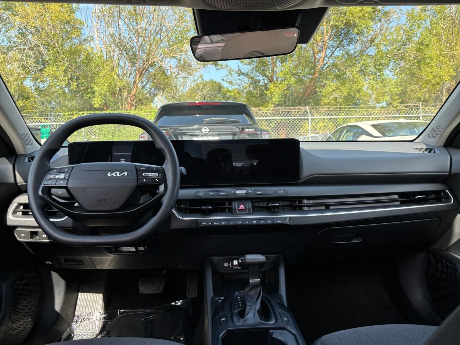Used 2025 Kia K4 FWD image 31