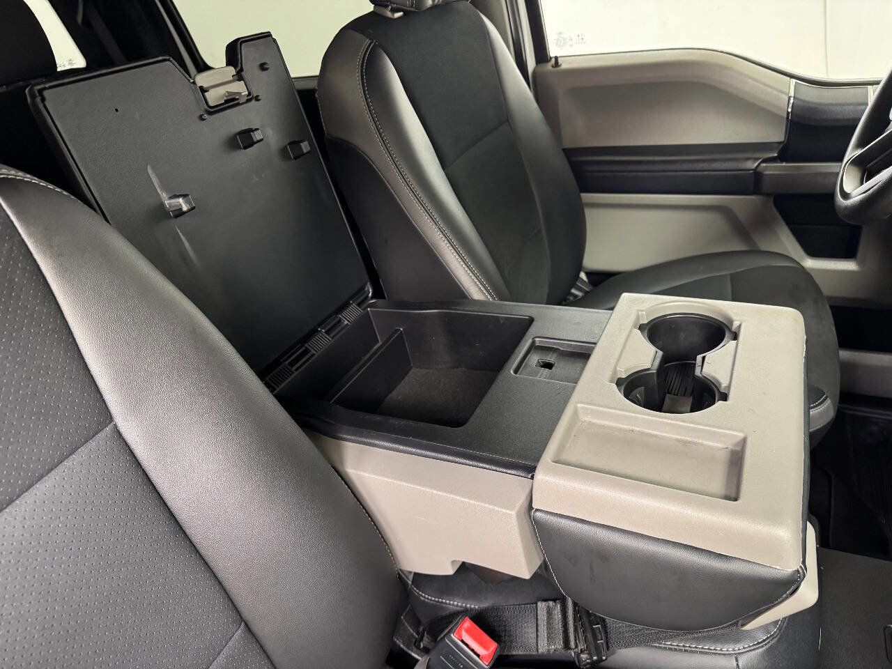 Used 2020 Ford F250 XLT image 30