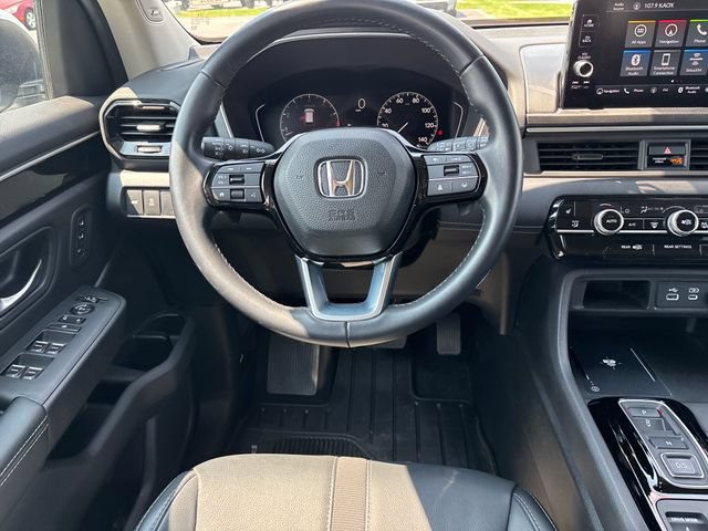 Certified 2025 Honda Pilot Touring image 13