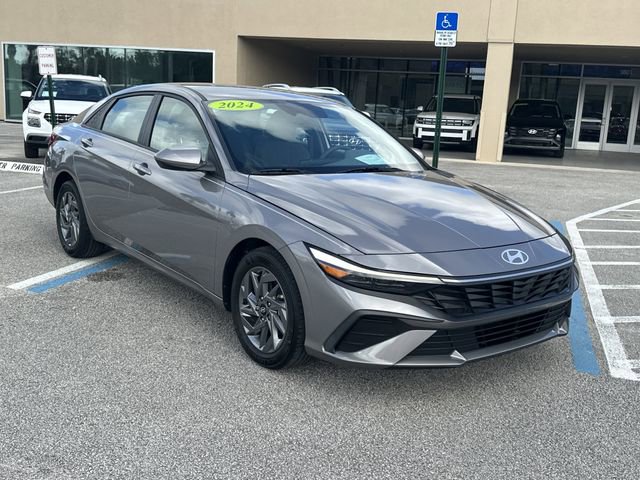 Certified 2024 Hyundai Elantra SEL image 4