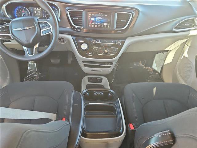 Used 2018 Chrysler Pacifica Touring Plus w/ Tire & Wheel Group image 19