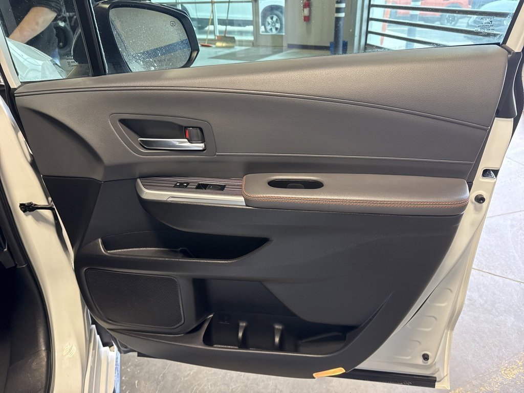 Used 2024 Toyota Sienna XSE image 32